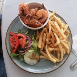 Langostinos al ajillo con papitas