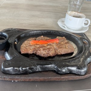 Carne a la parrilla 