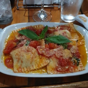 ravioli de espinaca y ricotta