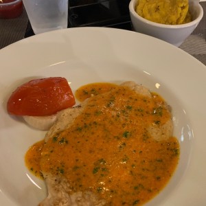 filete de corvina al ajillo