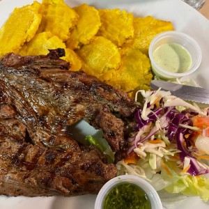 filete a la parrilla con patacones