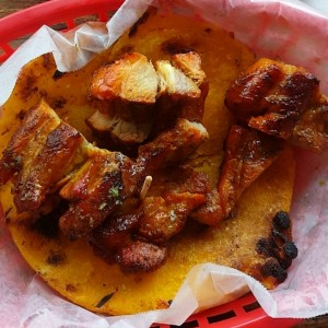 Tortilla Asada y Costillas de Puerco Asado