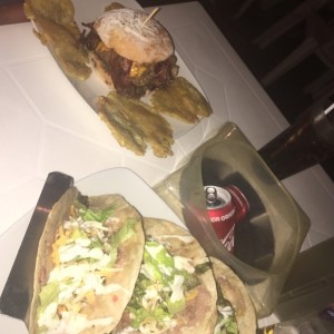 hamburguesa y tacos