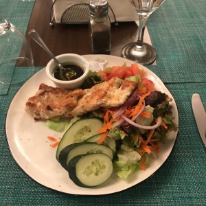 Filete de Corvina con ensalada Mixta