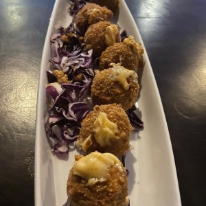 Croquetas de platano y chicharron