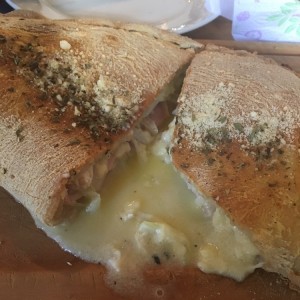 calzone alfredo