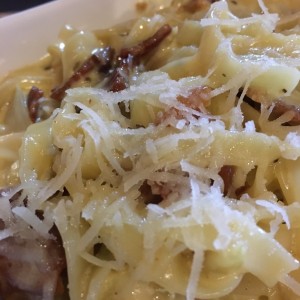 fettuccinine a la carbonara 