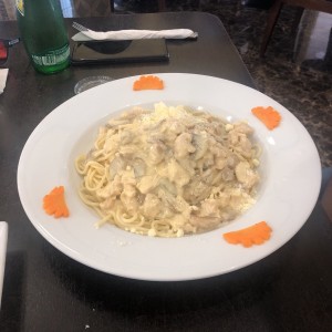 espaguetti a la con pollo