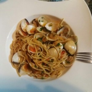 Linguini con Almejas