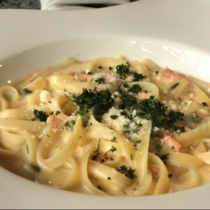 fetuccini con salmon