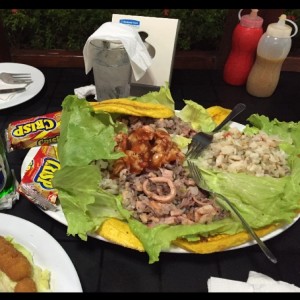 plato de ceviches mixtos