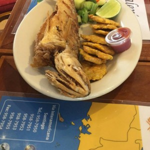 Pescado con patacones 