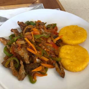 Bistec picado con tortillas