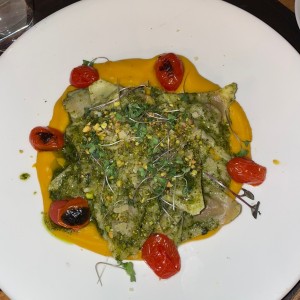 Raviolis de cordero al pesto con pure de zapallo