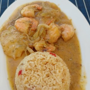 filete de pescado con camarones