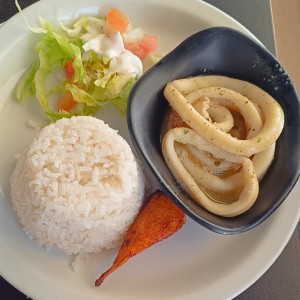 Calamares al ajillo con arroz 