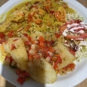 filete de pescado relleno de camarones