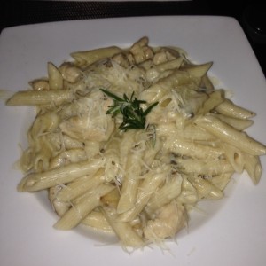 penne con pollo y hongos