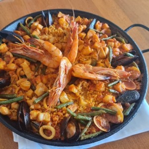 Paella mixta para 4 Personas  (excelente)