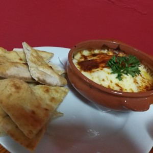 Queso fundido con pollo