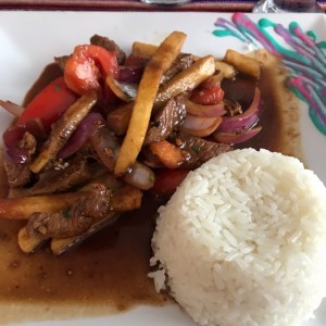 Lomito saltado