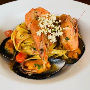 Especial Friti di Mare en pasta tagliatelle