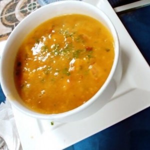 sopa con frutos del mar