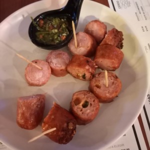 picada de chorizos argentino y con miel