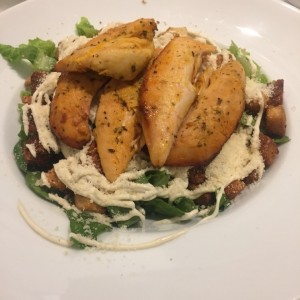 Ensalada Cesar con Pollo