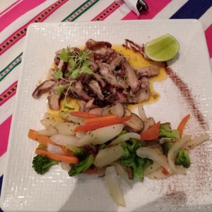 Pulpo al Ajillo