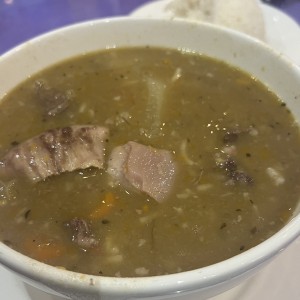 Sopa de carne y rabito. 