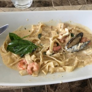 fetuccini con mariscos