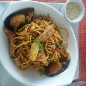 Spaguetti a la fruti di mare