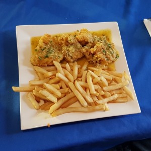 Pescado Apanado al Ajillo - $12.95