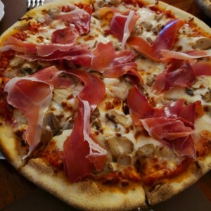 pizza de jamon serrano