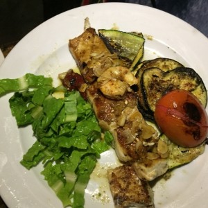 Corvina a la Sevillana y Vegetales