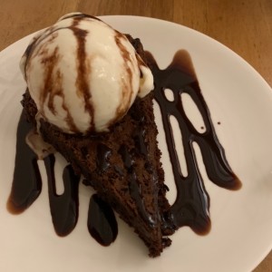 Brownie con helado