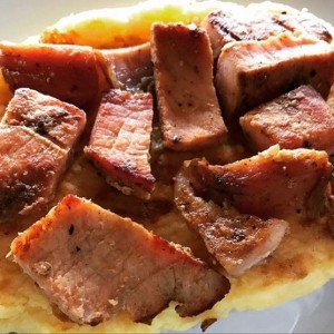 Tortilla asada con puerco ahumado