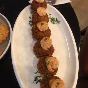 croquetas platano maduro y camarones