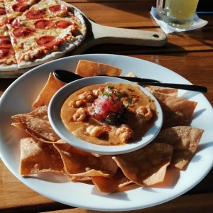 Shrimp nachos