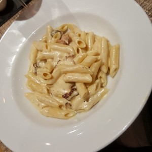 Penne a la carbonara