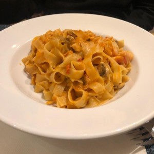 Fetuccini de Salmon en salsa rosada