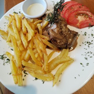 Filete Mignon con papas fritas