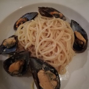 Pasta con Mejillones, Ajo y Vino Blanco 