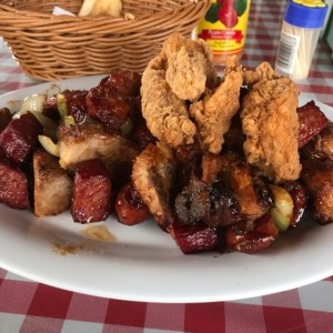 Picada de Carnes (Chorizo, Puerco, Carne y Pollo)