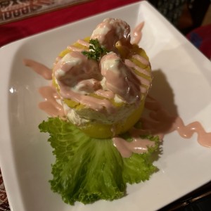 Causa rellena de camarones 