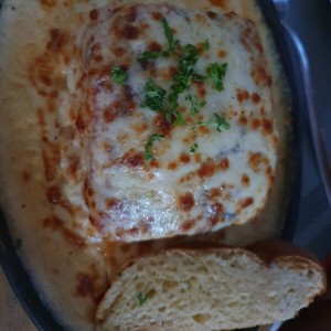 Lasagna de pollo con salsa blanca