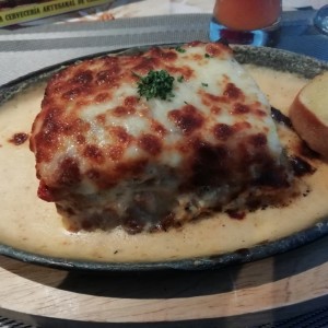 Lasagna mixta en salsa blanca