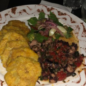 pulpo al ajillo con patacones 