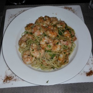 Pasta con camarones al oleo